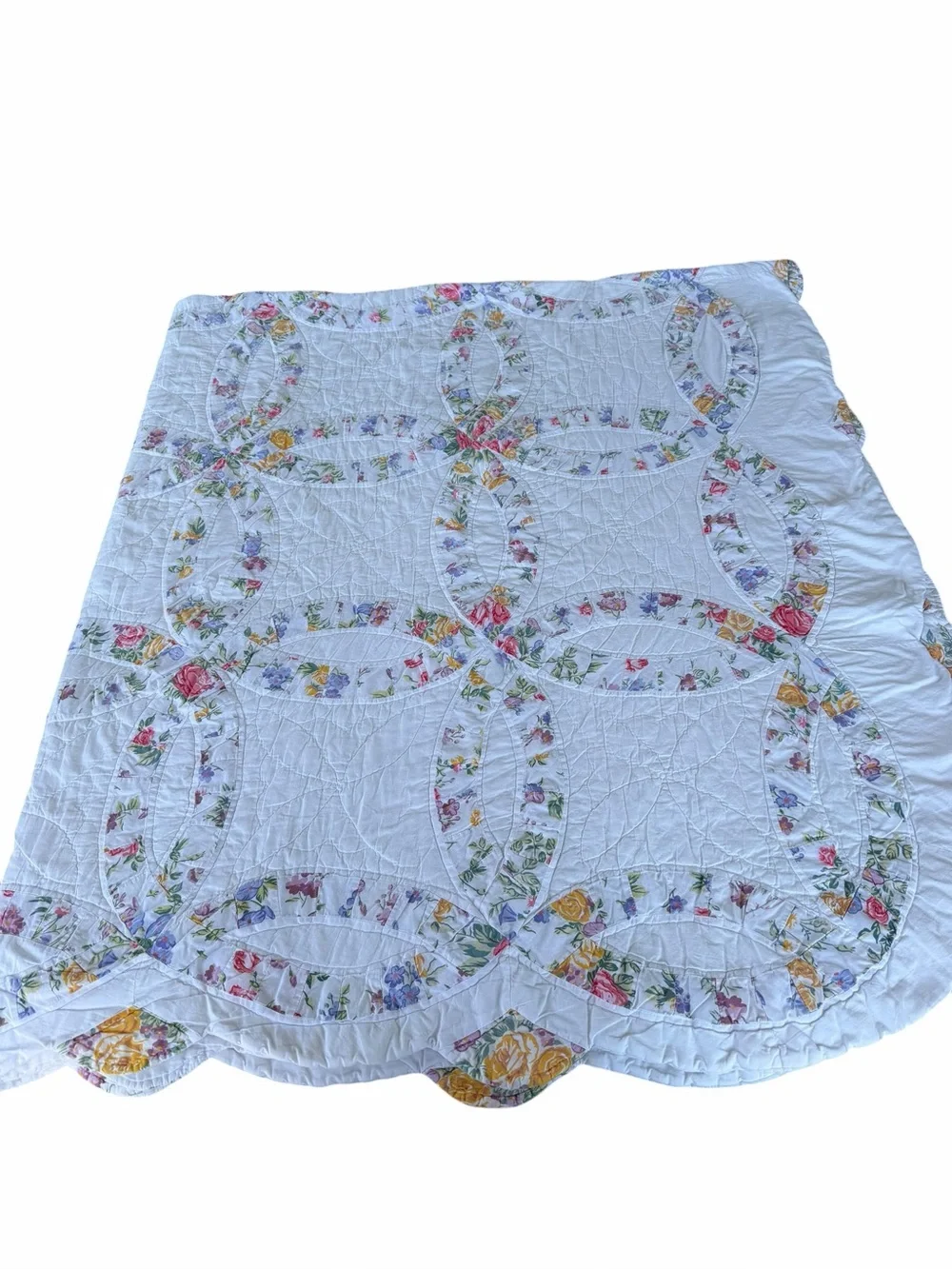 VTG 90s Floral Double Wedding Ring Quilt Scallop Edge Hand Quilted 84x100 READ
